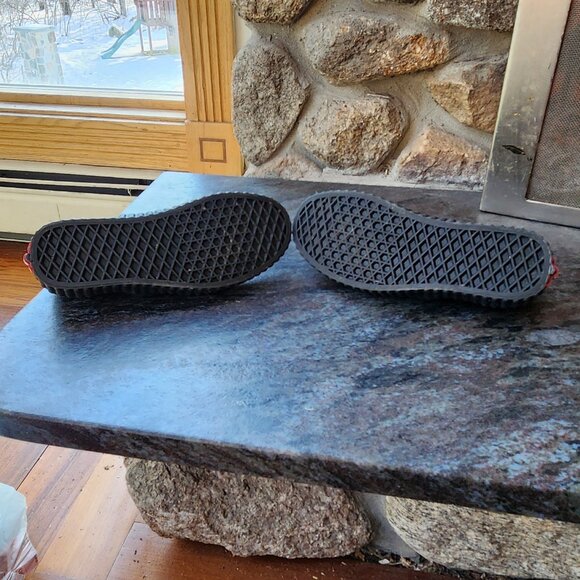 VANS Marvel Black Widow Classic Slip On Sneakers Size 6.5 Women - Picture 11 of 13